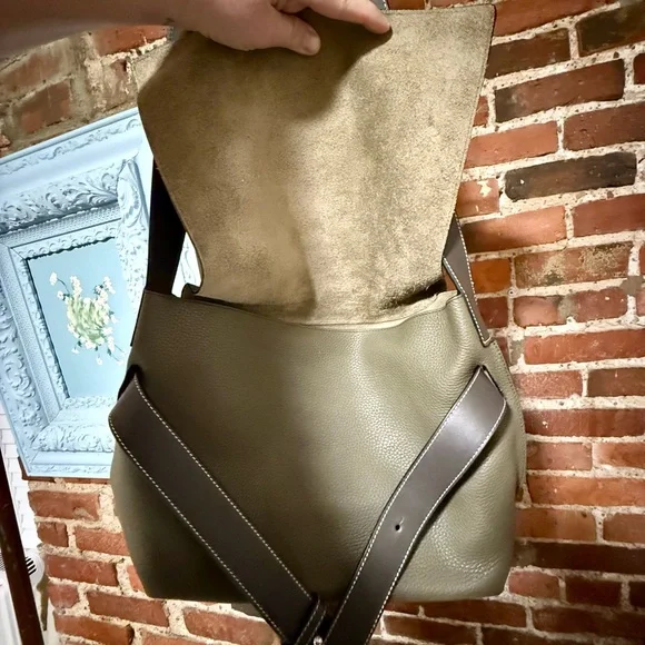 Loewe Puzzle Messenger Bag– Pebbled Calfskin | Made in Spain | Dust Bag Included - Picture 7 of 16